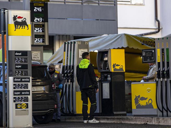 Benzina, A Roma Rincari Di 5 Centesimi Al Giorno. «È Colpa Della Guerra»